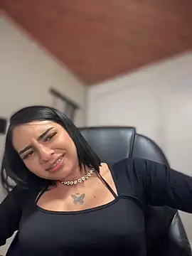 Hilary_pinkk's cam snapshot