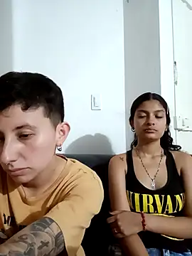 Mei_and_Gaby's cam snapshot