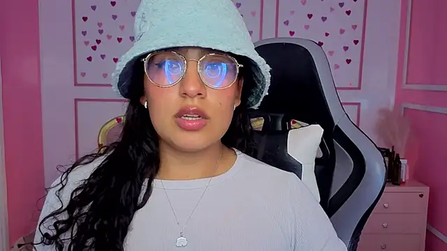 tamara_brown_t's cam snapshot