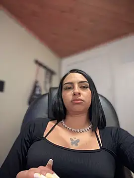 Hilary_pinkk's cam snapshot