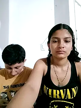 Mei_and_Gaby's cam snapshot