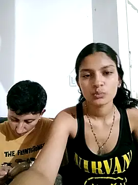 Mei_and_Gaby's cam snapshot