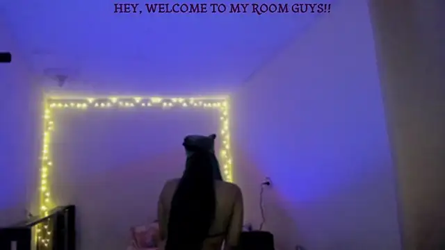 curly-megan's cam snapshot