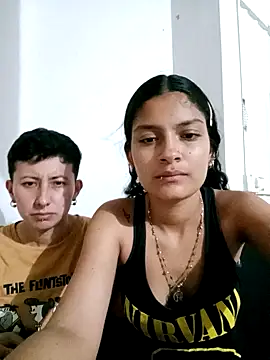 Mei_and_Gaby's cam snapshot