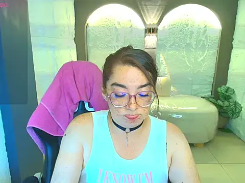 mariehw_r's cam snapshot