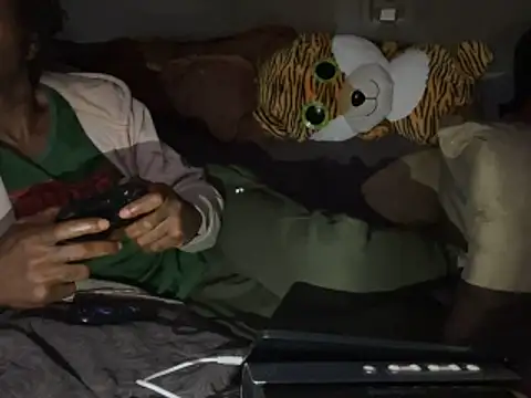 SlimeCrownzOut5 live sex cam