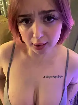 KellyMoors live sex cam