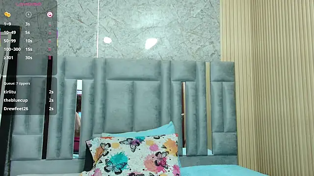 cutiecurvyForeign live sex cam