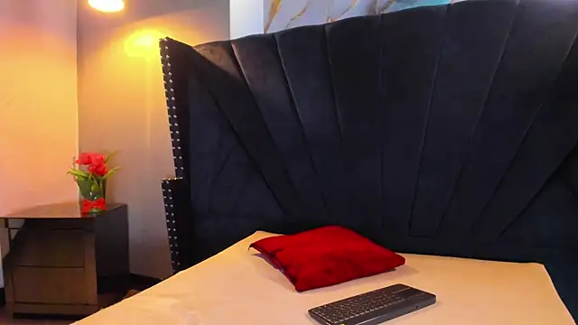 Amellia_brown2's cam snapshot