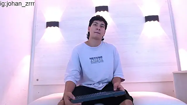 Jhojan_twink's cam snapshot