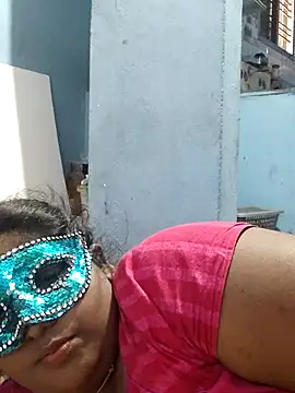 divyatamil143's cam snapshot