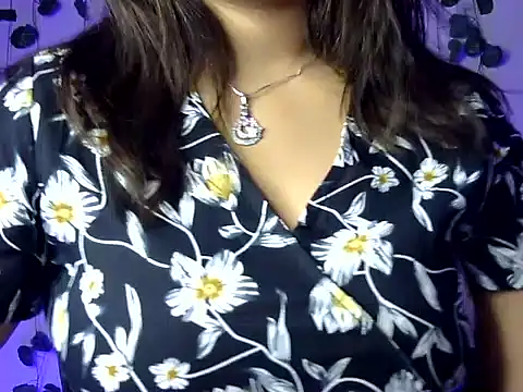 Aaliya02's cam snapshot