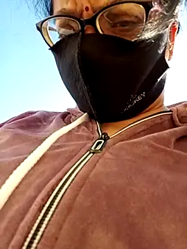 heenage's cam snapshot