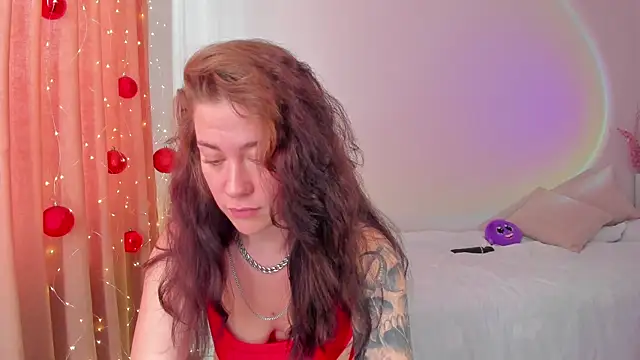 MiaKhallirae's cam snapshot