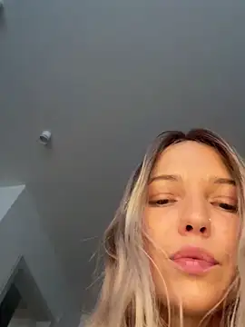 Adelina0001 live sex cam