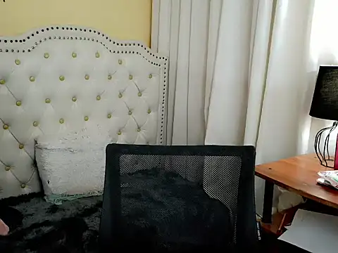 queen_lucinda live sex cam