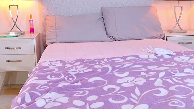 azaria_w's cam snapshot