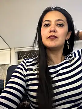 TAMARALEWISMD's cam snapshot