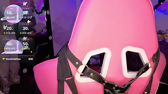 larah_uwu's cam snapshot