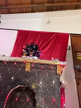 little-Emma's cam snapshot