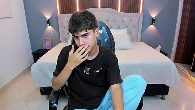 Tommy18__ live sex cam