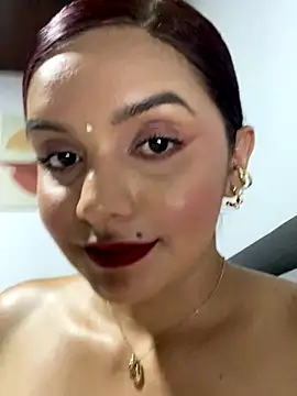 Melanyprada live sex cam