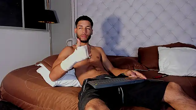 Thiagoferreti's cam snapshot