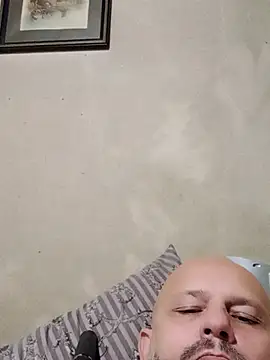 AlexandruCsaba live sex cam