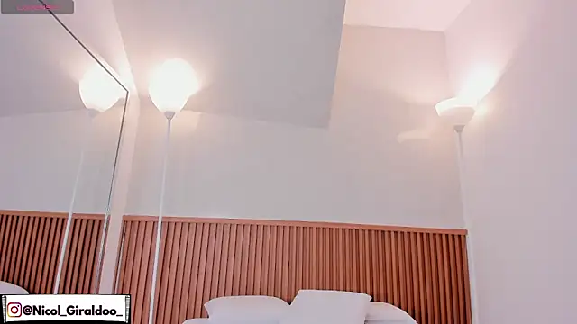 nicol_giraldoo's cam snapshot