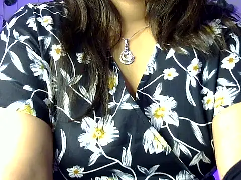 Aaliya02's cam snapshot