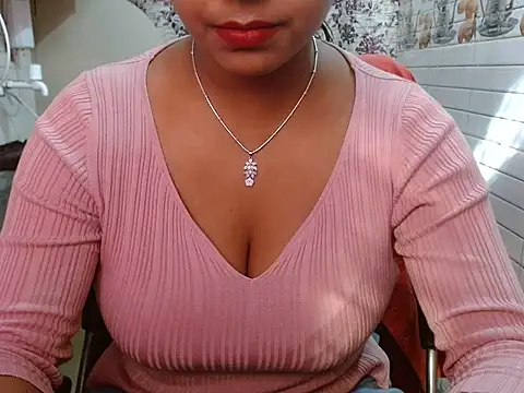 LovingPihu's cam snapshot