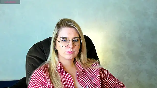 SoftLana's cam snapshot