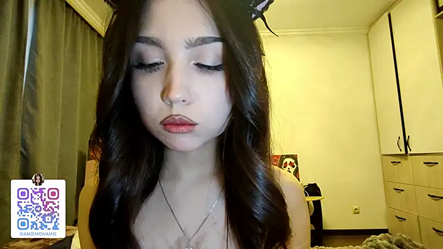 Qwami_Amie's cam snapshot