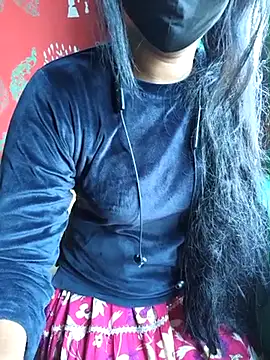 QWEEN7B's cam snapshot