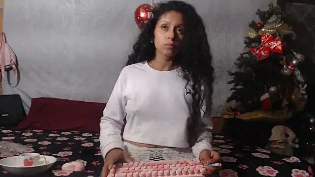 CataleyaRosee's cam snapshot