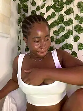 MISSMAYMADMYDAY's cam snapshot