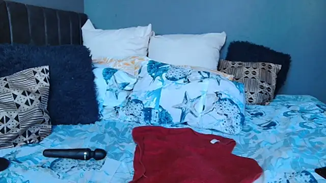 BustyBela42's cam snapshot