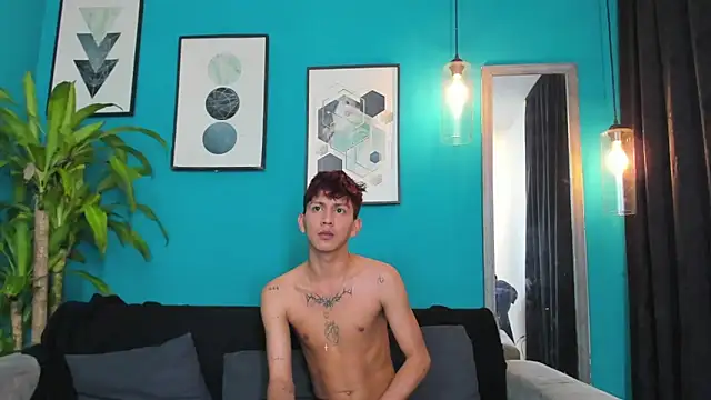 Marcus_and_Tony's cam snapshot