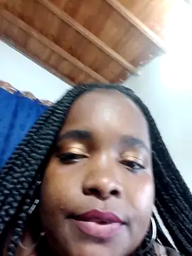 isabella_brown1's cam snapshot