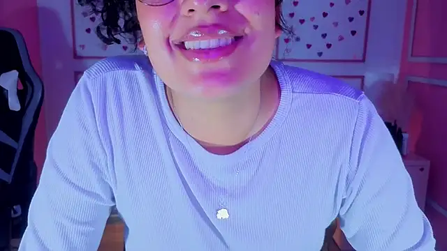 tamara_brown_t's cam snapshot