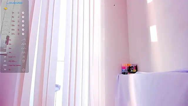 DebbieWoood's cam snapshot