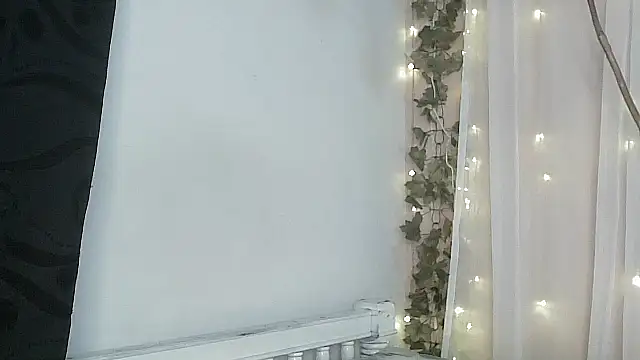 lunahototinparis18's cam snapshot