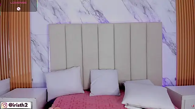 Iris_Thompson_'s cam snapshot