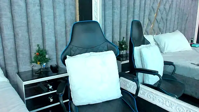 SkylerBloomm's cam snapshot