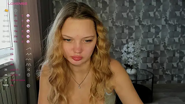 Lovely_Lure live sex cam