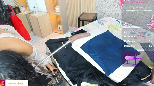 sabrina_shark_'s cam snapshot