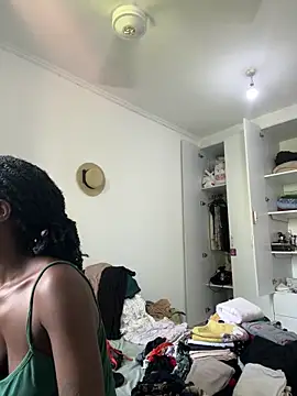 petiteebony_81 live sex cam