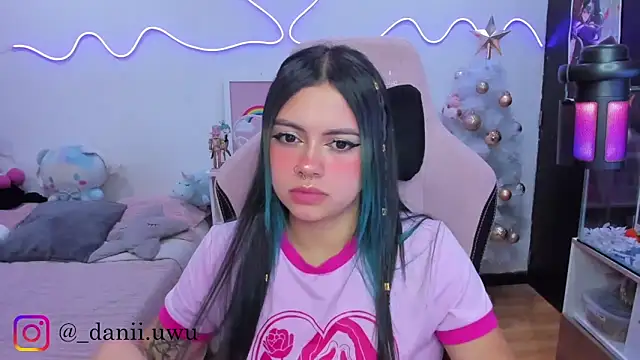 CuteDani_'s cam snapshot