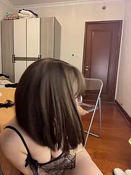 Mia-t's cam snapshot