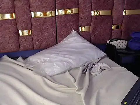 CATALINA_HIL9's cam snapshot